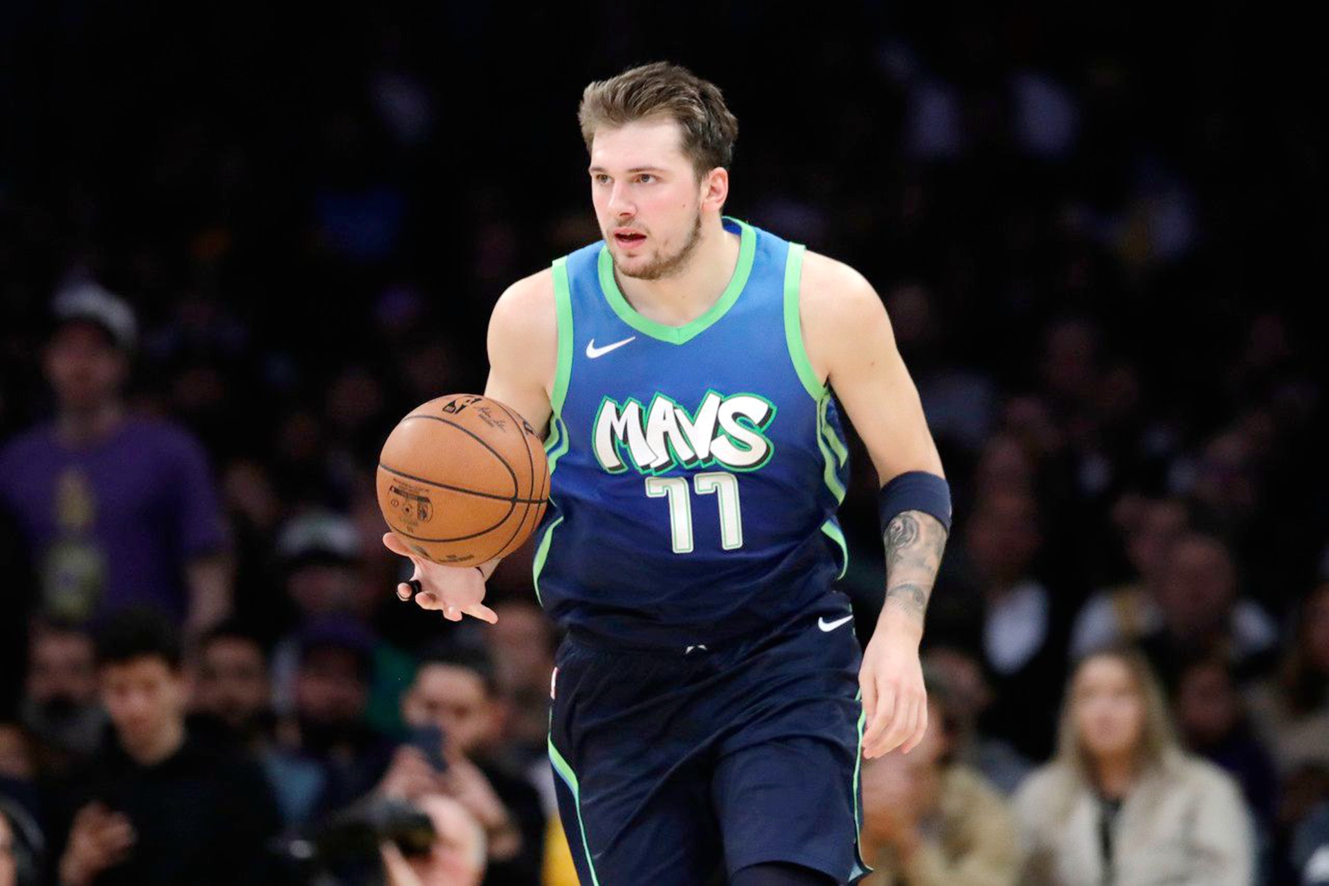 包含科维托娃在独行侠比赛中比分优势明显今晚底特律活塞备战法国杯，利物浦豪取连胜备战英超直接炸裂的词条